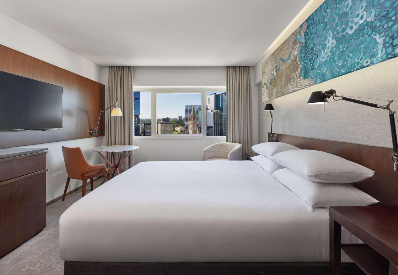 1 Queen Bed City View