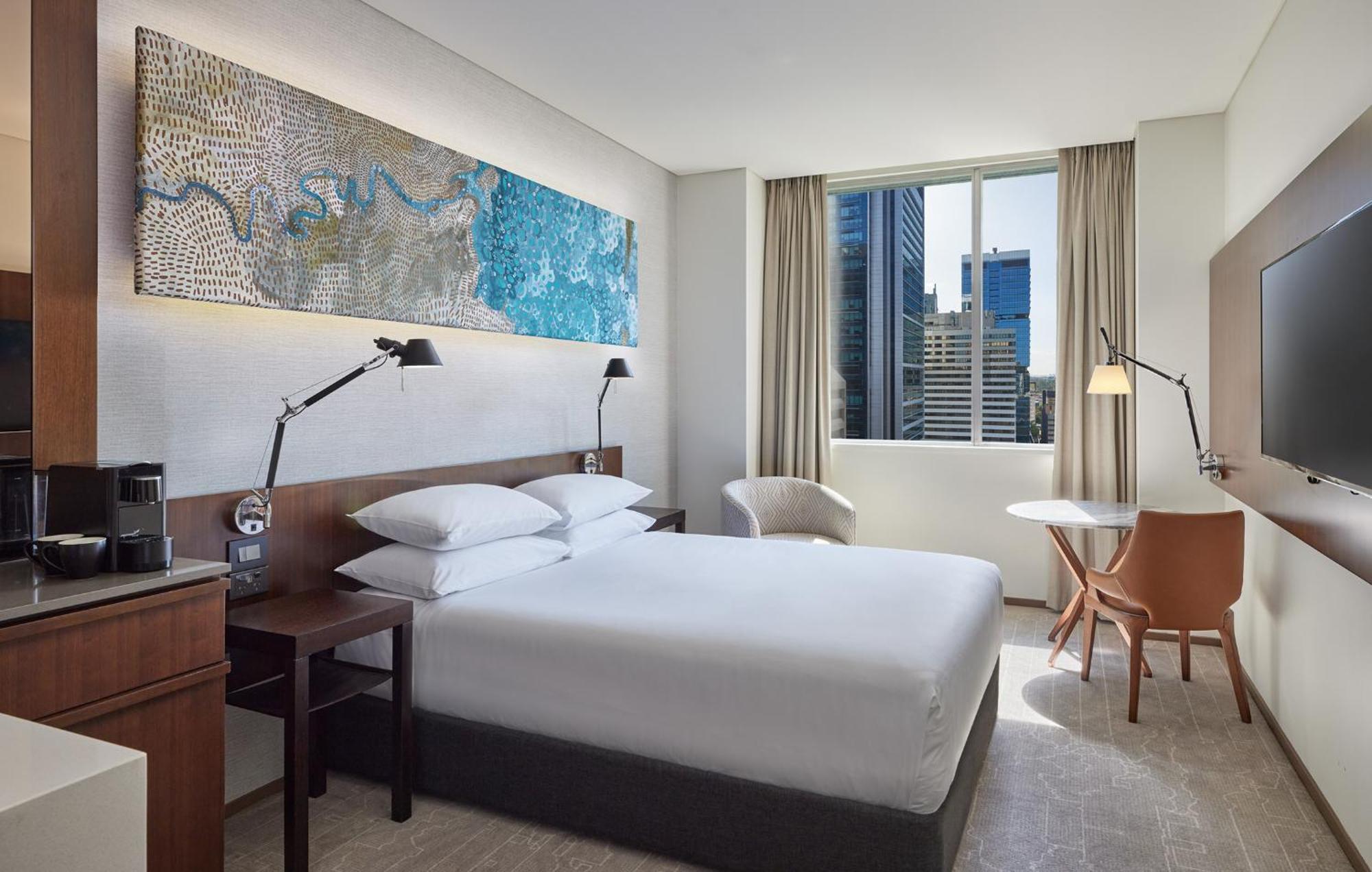 1 King Bed City View